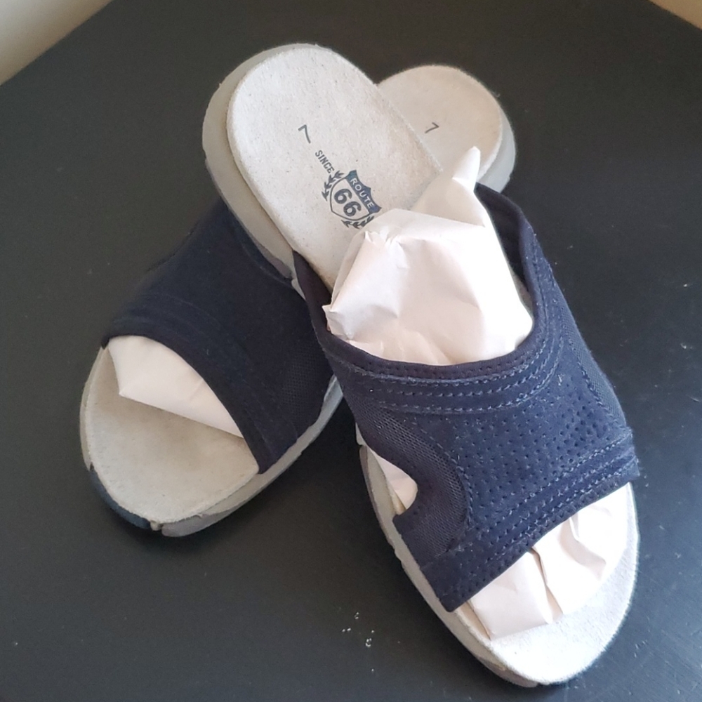 Navy blue sandal size 7